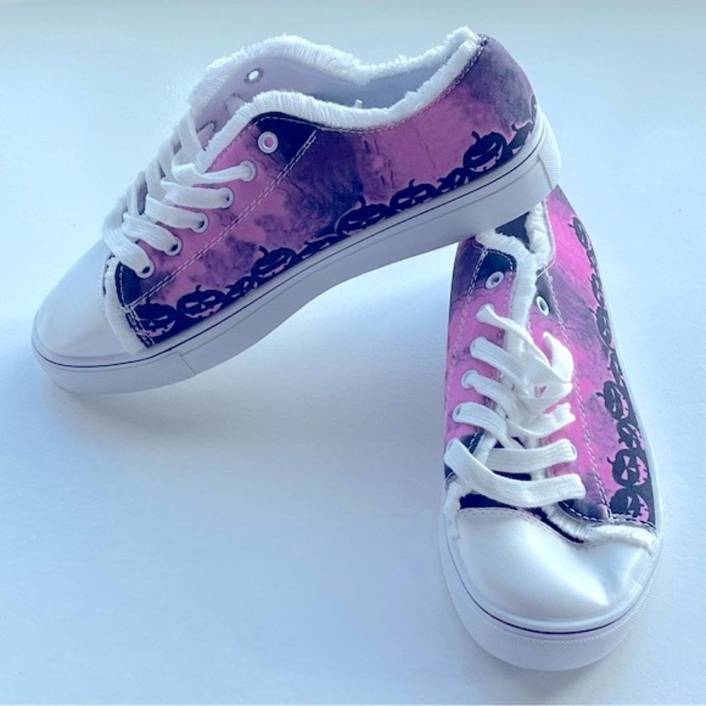 Pink, purple, black & white Halloween theme w/pumpkins sneaker shoe size 39 (EU)